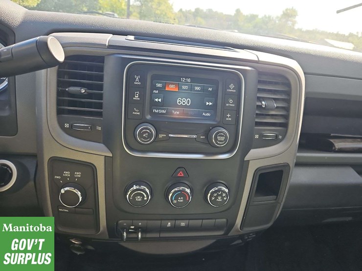 2015-dodge-1500-image-27