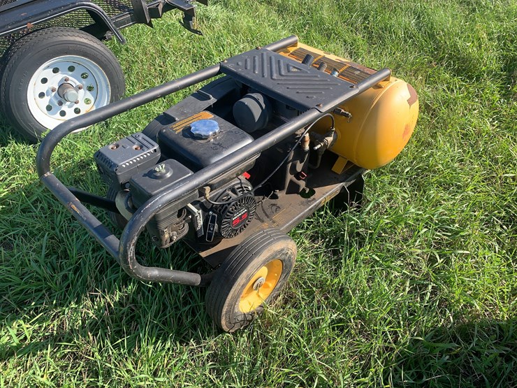 dewalt-air-compressor-image-4