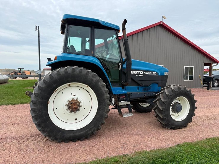 new-holland-8670-image-4