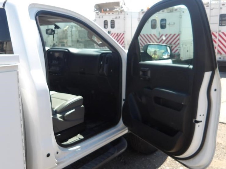 2016-chevrolet-silverado-2500-image-15