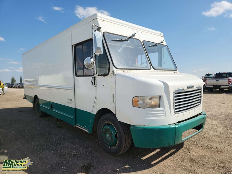 2014-freightliner-mt45-image-2