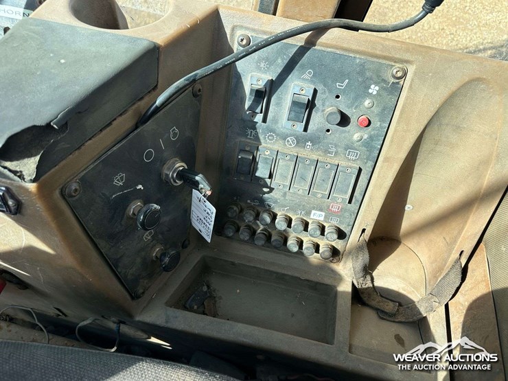 caterpillar-938f-image-16