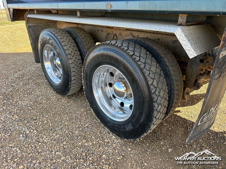 peterbilt-378-image-56