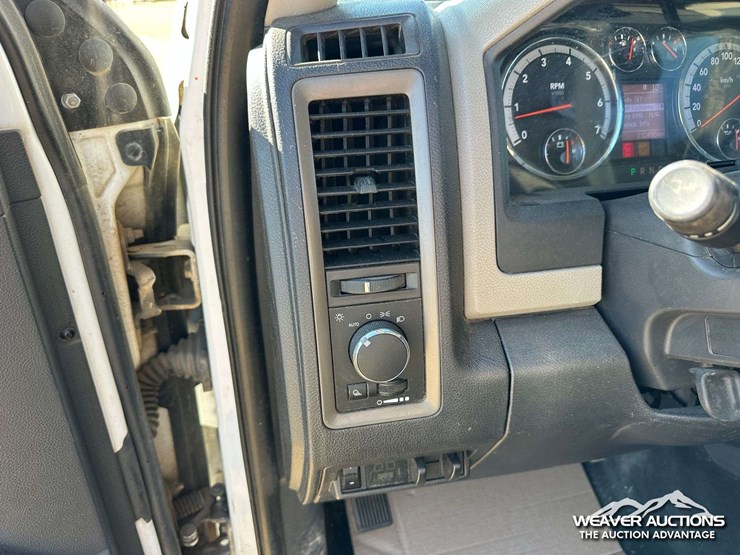 2012-dodge-ram-1500-image-17