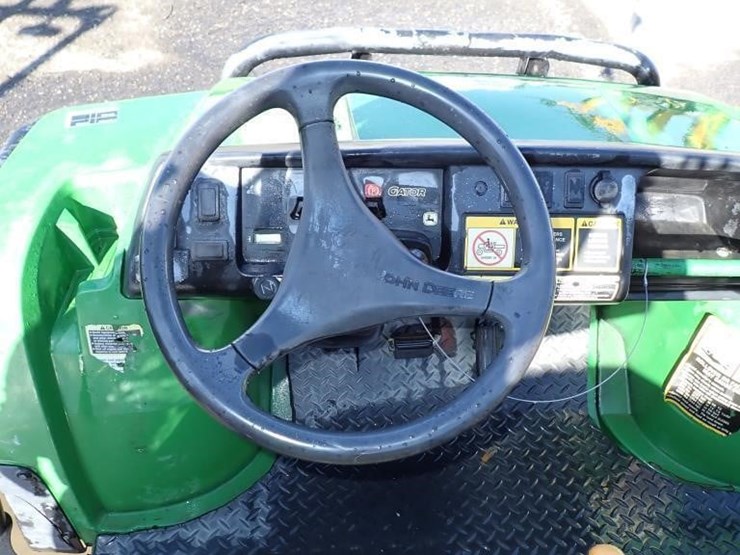2012-john-deere-gator-image-14