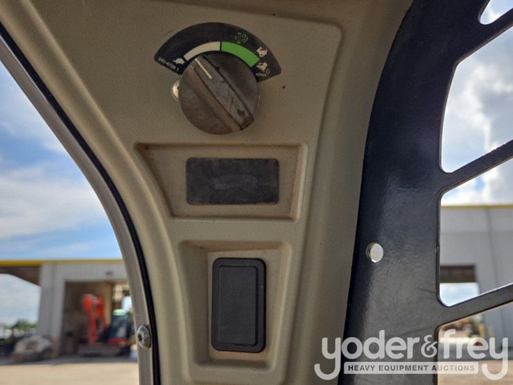2019-caterpillar-289d-image-53