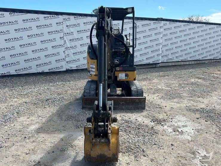 2015-deere-26g-image-30