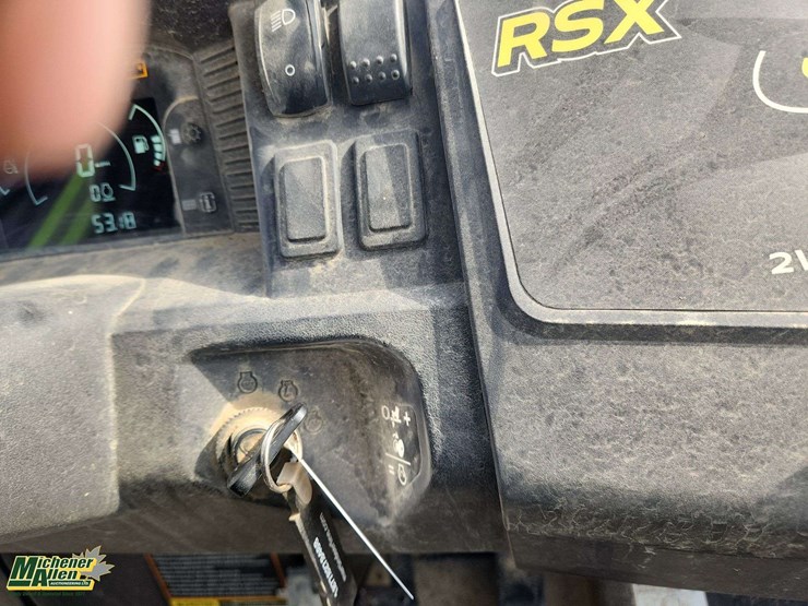 2019-john-deere-gator-image-17
