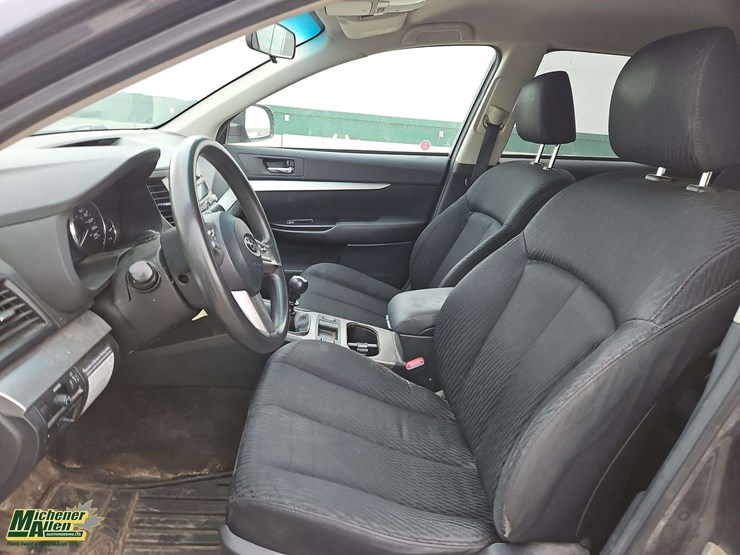2011-subaru-outback-image-13