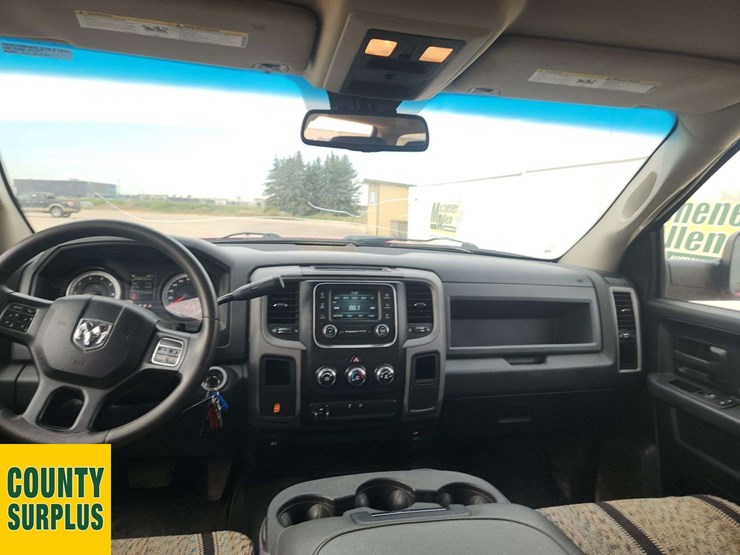 2015-dodge-2500-image-18