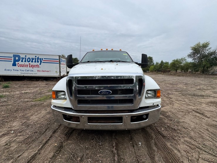 2015-ford-f650-image-8