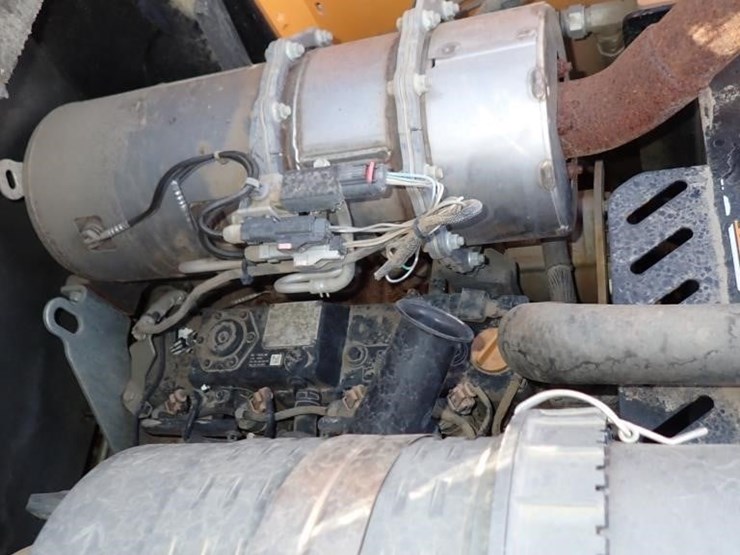 2019-mustang-1900r-skid-steer-loader-image-15