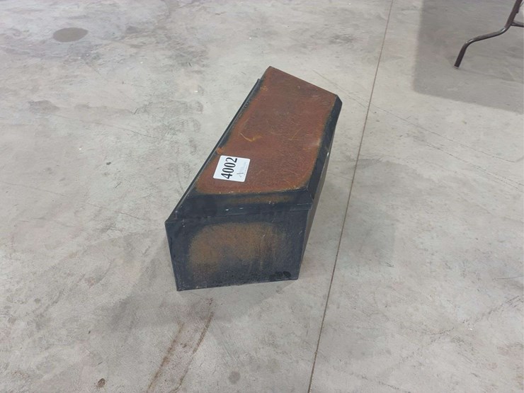 hallmaster-tongue-tool-box-image-2