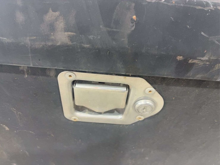hallmaster-tongue-tool-box-image-5