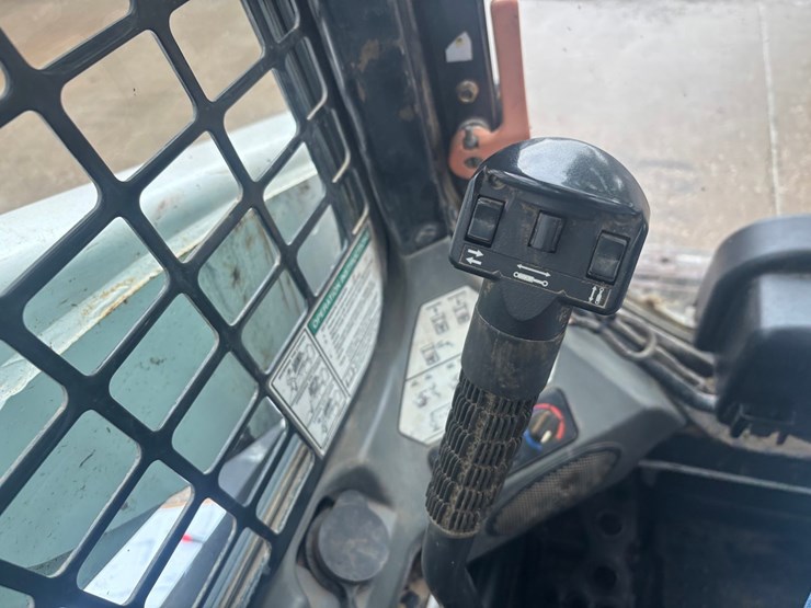 2015-bobcat-t770-image-42