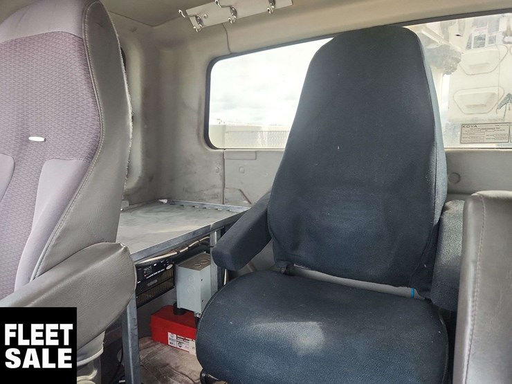 2013-international-durastar-4400-image-15