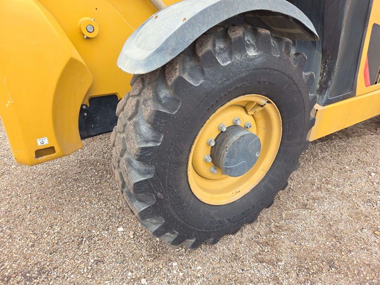 caterpillar-th514d-image-12