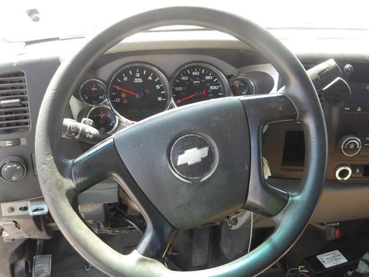 2011-chevrolet-silverado-2500hd-image-12