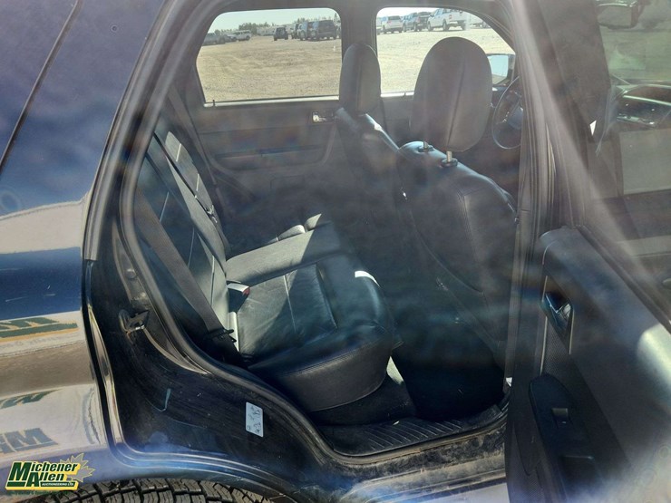 2012-ford-escape-image-18