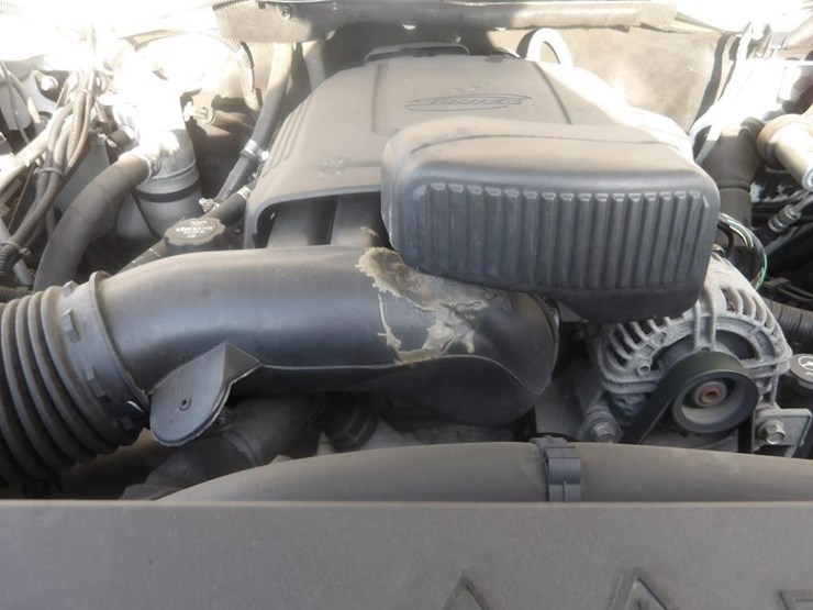 2013-chevrolet-2500-image-10