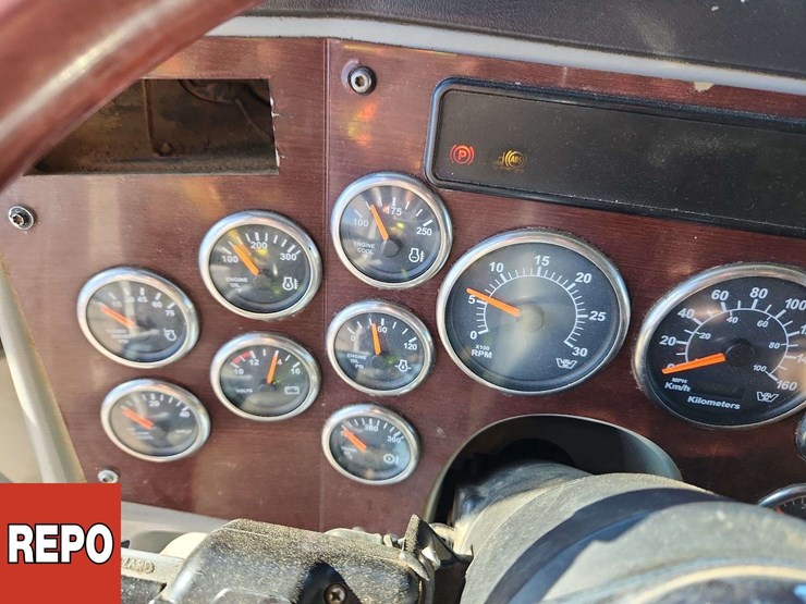 2014-western-star-4900-image-21