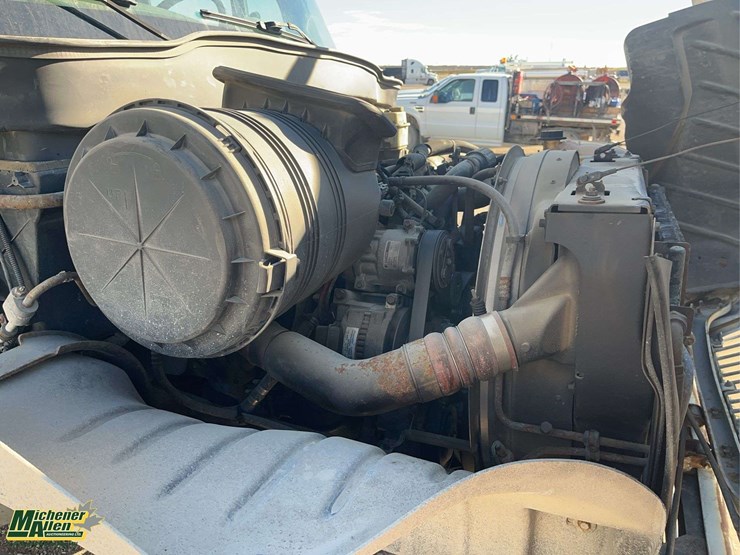 2005-international-durastar-4300-image-22