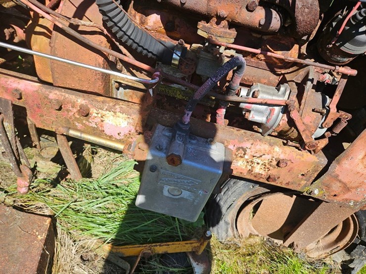 #2529-•-bf-avery-model-a-tractor-image-10