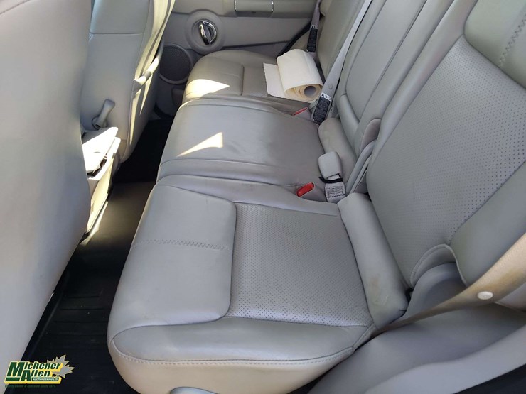 2007-jeep-commander-image-16