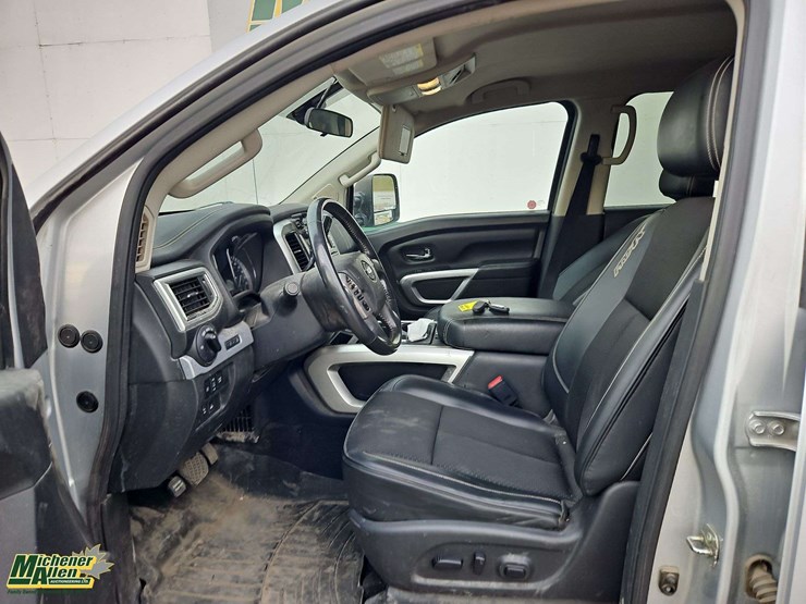 2016-nissan-titan-image-13