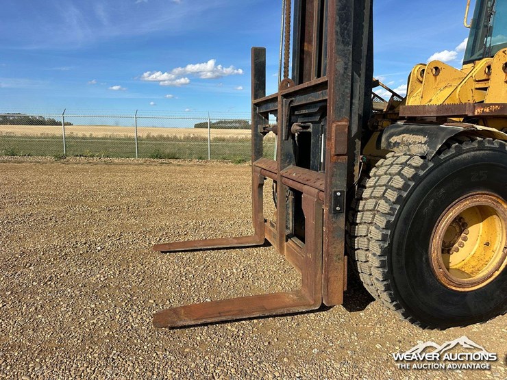 caterpillar-938f-image-21