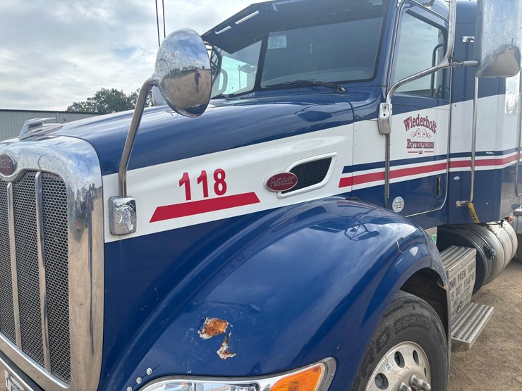 2014-peterbilt-384-image-8