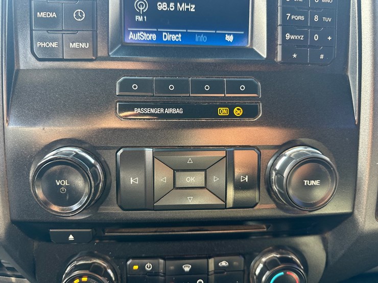 2017-ford-f350-xl-image-40