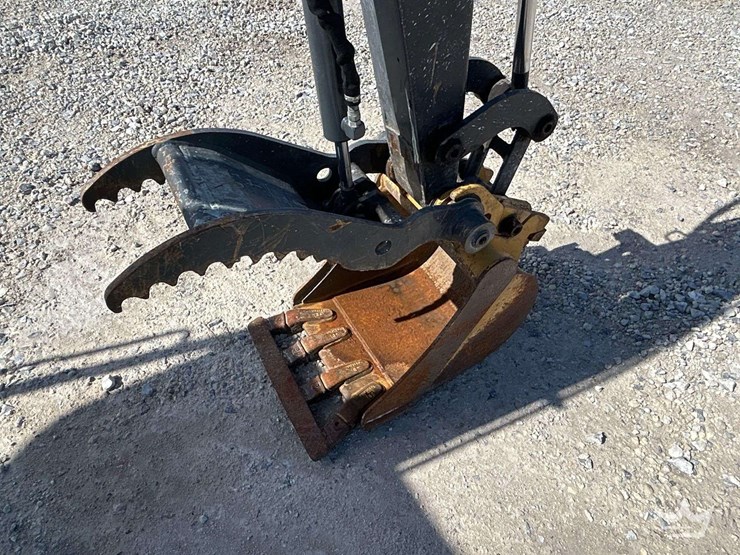 2017-deere-26g-image-11