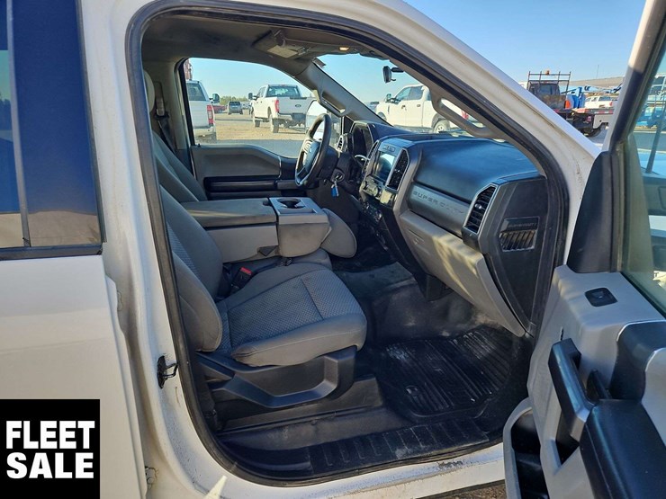 2021-ford-f350-image-15