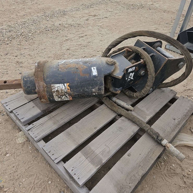 BOBCAT E85