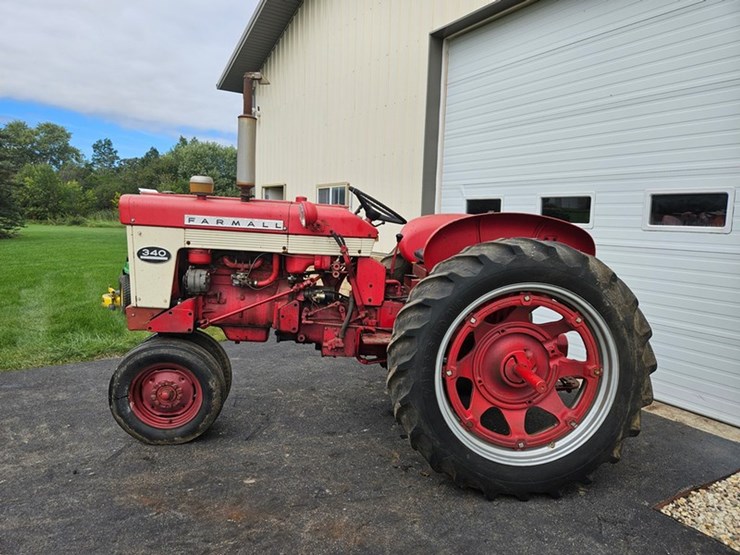 #2509-•-1959-farmall-340-tractor-image-2
