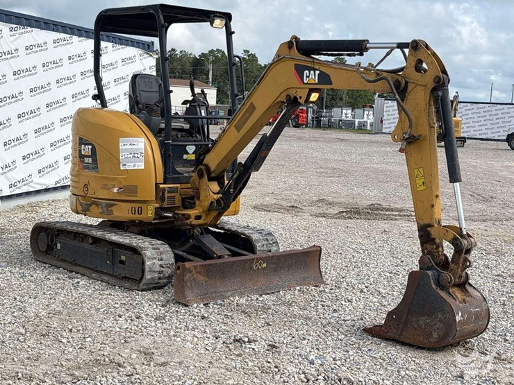 2018-caterpillar-303e-mini-excavator-image-2