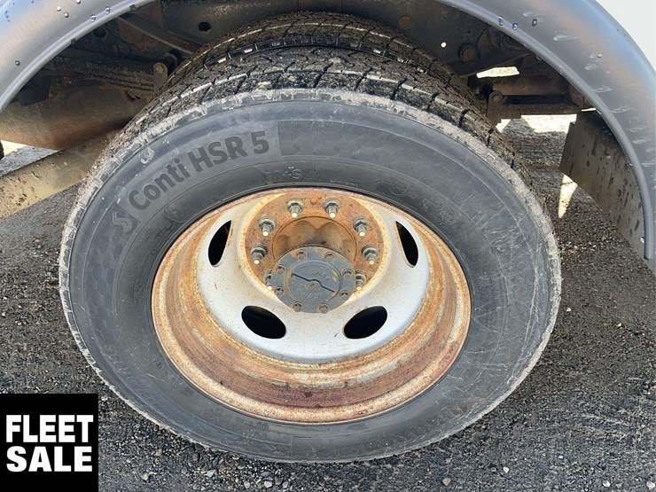 2020-ford-f550-image-11