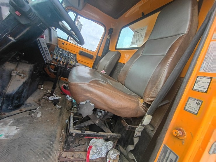 2000-international-4900-image-30
