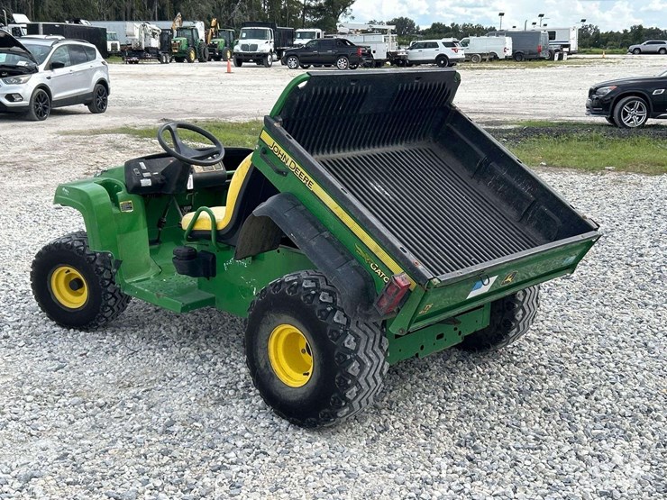 2017-john-deere-gator-image-4