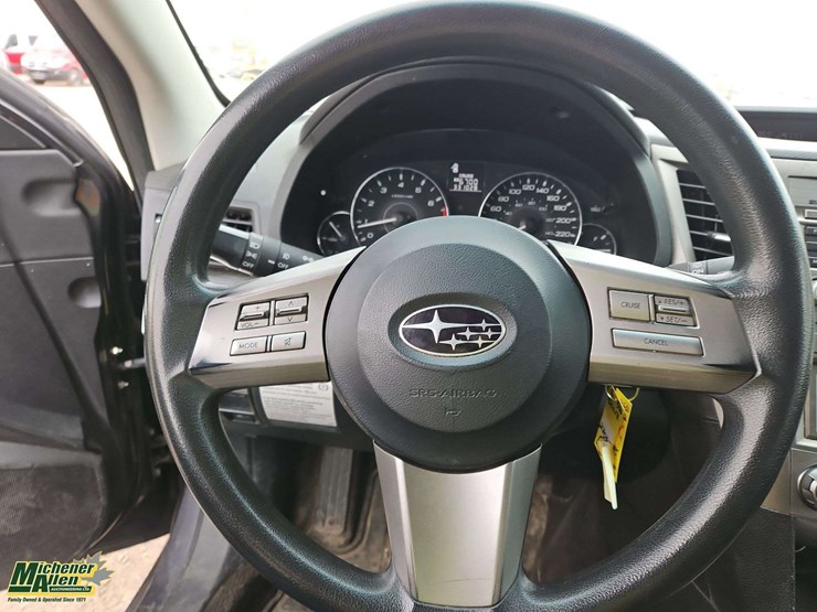 2011-subaru-outback-image-18