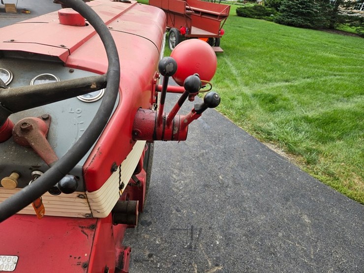 #2509-•-1959-farmall-340-tractor-image-33