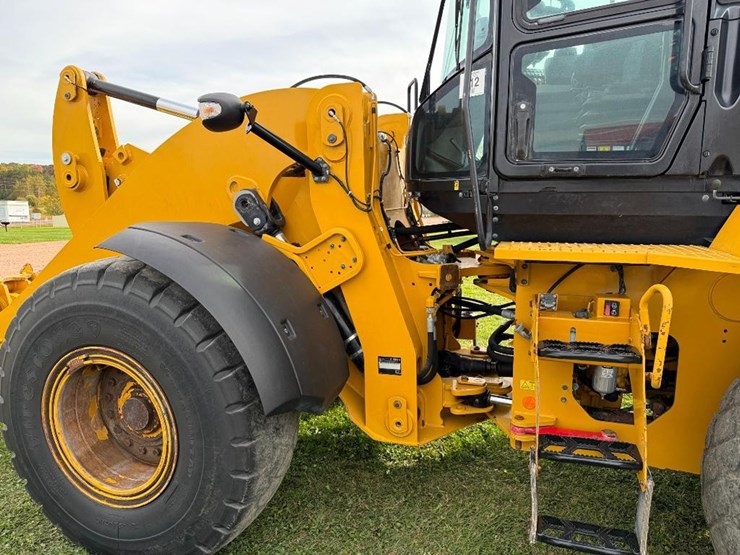 caterpillar-938m-image-22