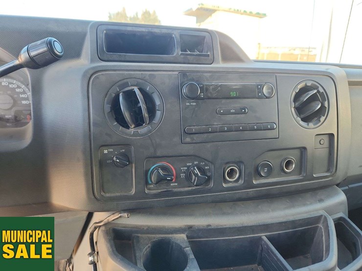 2011-ford-cargo-image-13