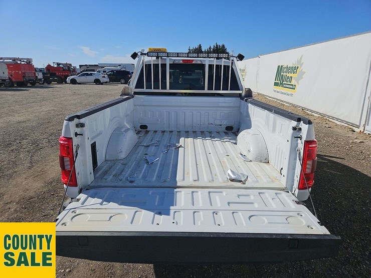 2021-ford-f150-image-15