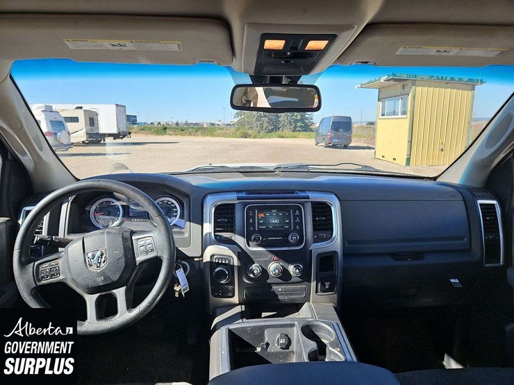 2014-dodge-1500-image-18
