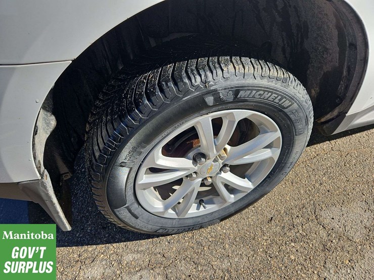 2017-chevrolet-equinox-image-11