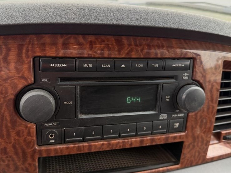 2006-dodge-ram-3500-image-16