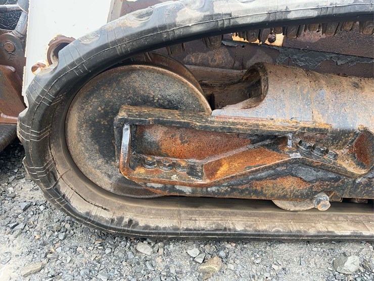 2019-bobcat-t595-image-10