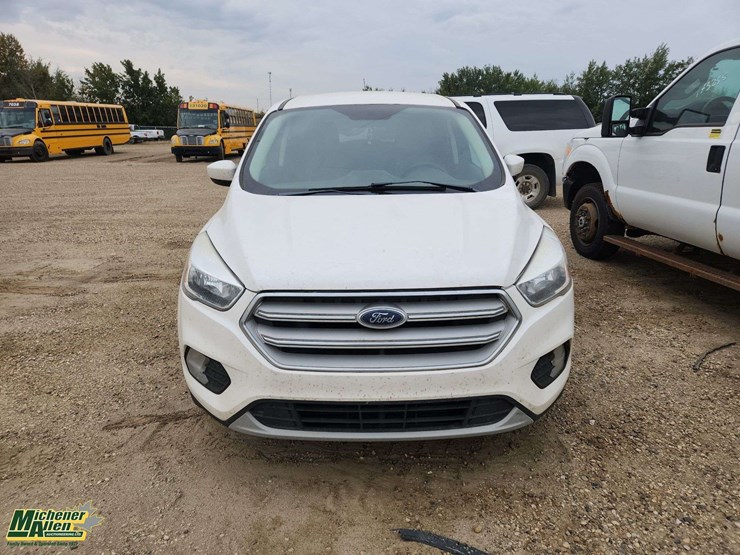2019-ford-escape-se-image-2